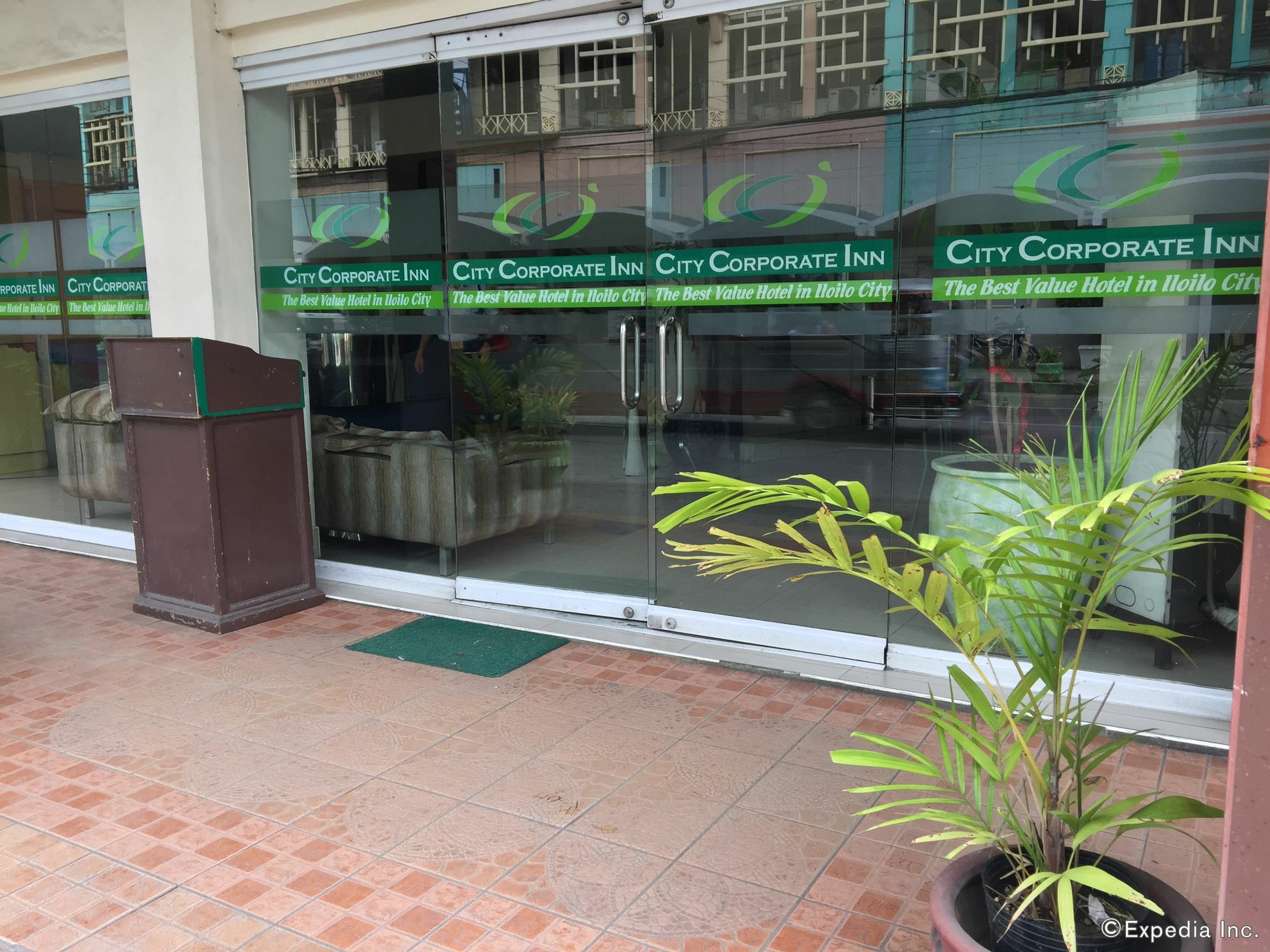 City Corporate Inn Iloilo City Exteriör bild